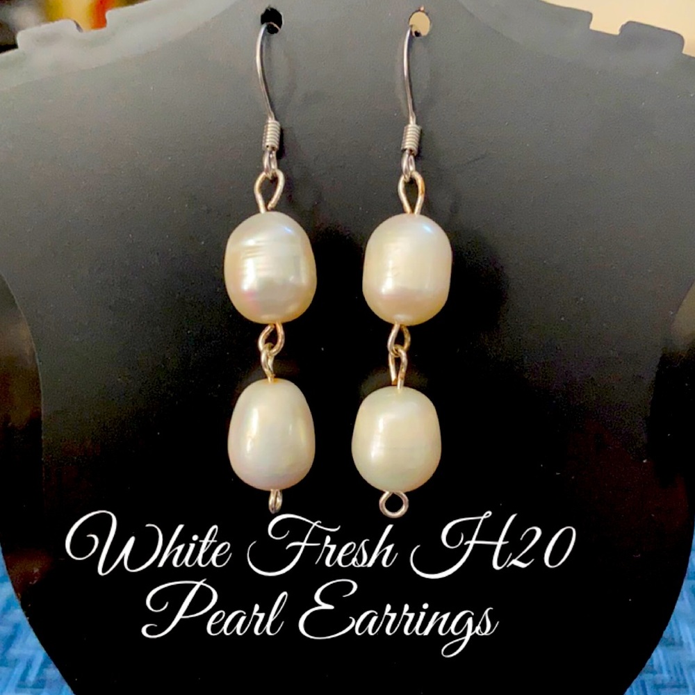 🆕White Freshwater  Pearl Earrings⭐️